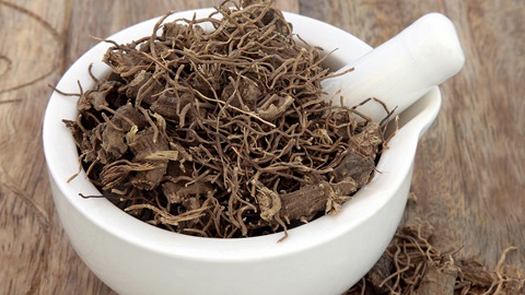 Cimicfuga menopausia riesgo hepatico